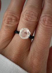 Elastic ring with natural lapis lazuli stones and pearl