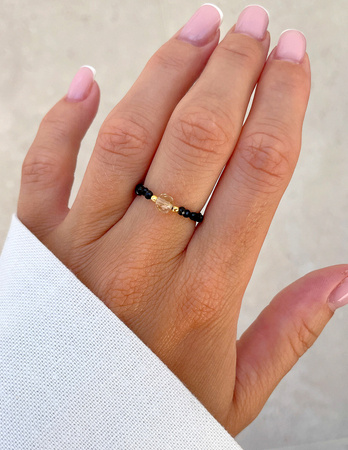 Elastic ring with natural lapis lazuli stones and pearl