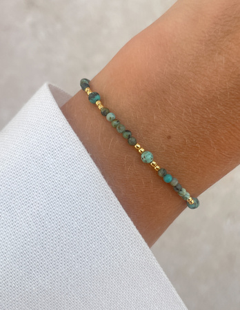 Bransoletka na nici z turkusu - kreatywność, wyobraźnia, przyjaźń
