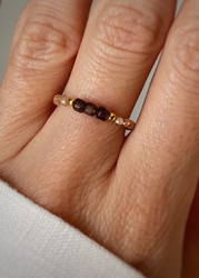 Elastic ring with natural lapis lazuli stones and pearl