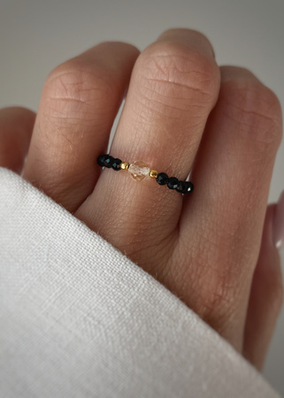 Pierścionek elastyczny czarny turmalin cytryn ochrona i dobrobyt