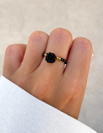 Elastic ring with natural lapis lazuli stones and pearl