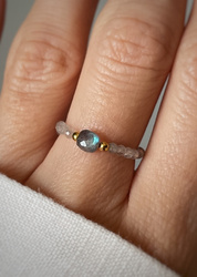 Elastic ring with natural lapis lazuli stones and pearl