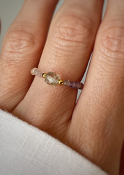 Elastic ring with natural lapis lazuli stones and pearl