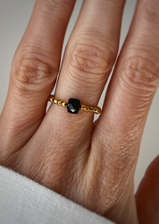 Elastic ring with natural lapis lazuli stones and pearl