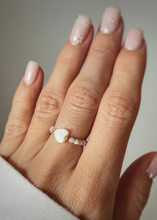 Elastic ring with natural lapis lazuli stones and pearl