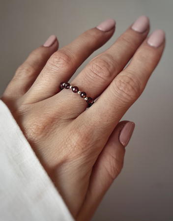 Pierścionek elastyczny kamienie naturalne granat