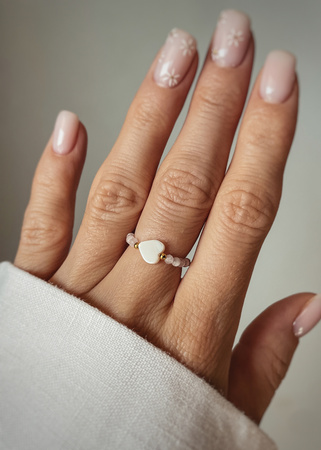 Elastic ring with natural lapis lazuli stones and pearl