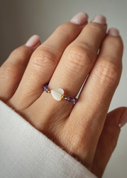 Elastic ring with natural lapis lazuli stones and pearl