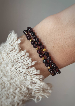 Bransoletka na gumce z Granatów