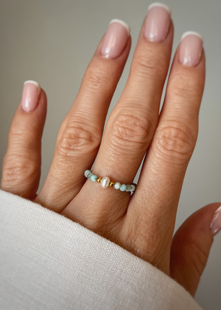 Elastic ring with natural lapis lazuli stones and pearl