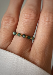 Elastic ring with natural lapis lazuli stones and pearl