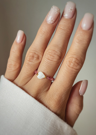 Elastic ring with natural lapis lazuli stones and pearl