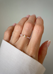 Elastic ring with natural lapis lazuli stones and pearl