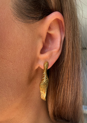 3 cm gold-plated, faceted hoop earrings
