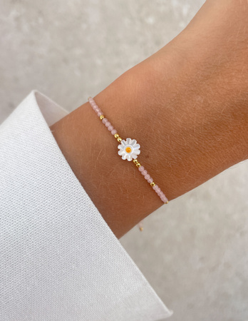 Bransoletka na nici z kwarcu różowego z kwiatkiem z masy perłowej - kreatywność, wyobraźnia, przyjaźń