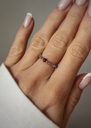 Pierścionek Elastyczny Kamienie Naturalne Labradoryt i Granat