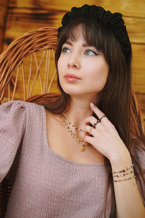 Pierścionek elastyczny kamienie naturalne granat