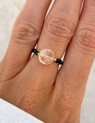 Elastic ring with natural lapis lazuli stones and pearl