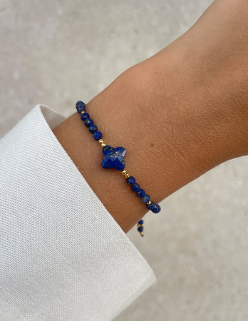Bransoletka na nici z lapisu lazuli z koniczyną - inspiracja, mądrość, prawda