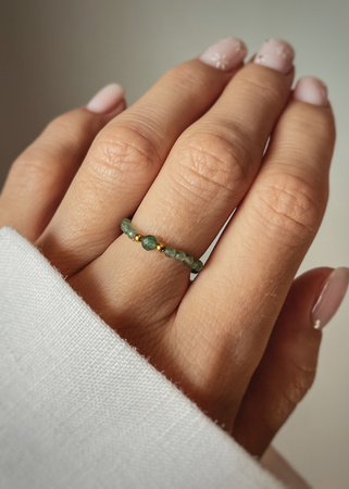 Elastic ring with natural lapis lazuli stones and pearl