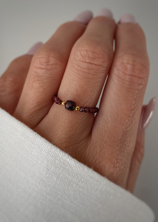 Pierścionek elastyczny granat