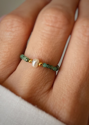 Elastic ring with natural lapis lazuli stones and pearl