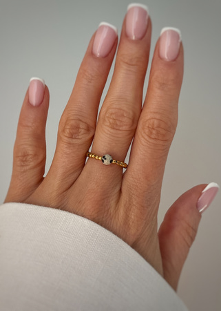 Pierścionek elastyczny hematyt, jaspis dalmatyński - siła, odwaga, ochrona, optymizm, uziemienie