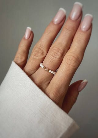 Pierścionek Elastyczny Kamienie Naturalne Ceramika i Kryształ Górski