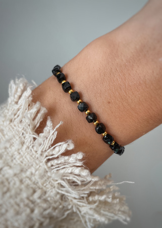 Bransoletka na gumce spinel