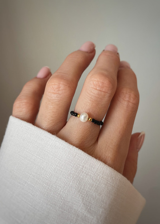 Pierścionek elastyczny spinel z perłą