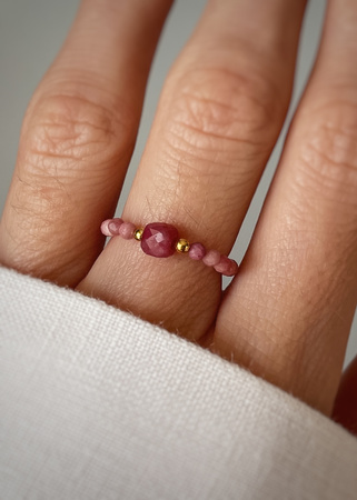 Pierścionek elastyczny rodonit