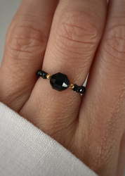 Elastic ring with natural lapis lazuli stones and pearl