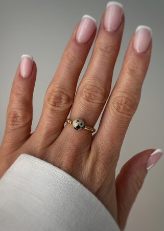 Pierścionek elastyczny hematyt, jaspis dalmatyński - siła, odwaga, ochrona, optymizm, uziemienie