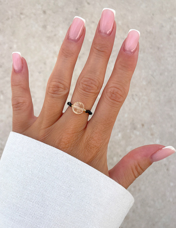Elastic ring with natural lapis lazuli stones and pearl
