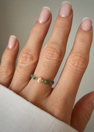 Pierścionek elastyczny szmaragd perła naturalna