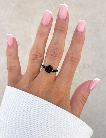 Elastic ring with natural lapis lazuli stones and pearl