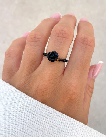 Elastic ring with natural lapis lazuli stones and pearl