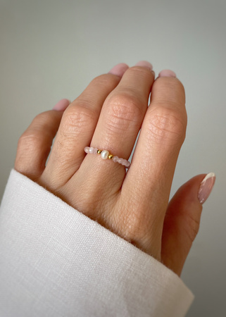 Pierścionek elastyczny Kunzyt z perłą