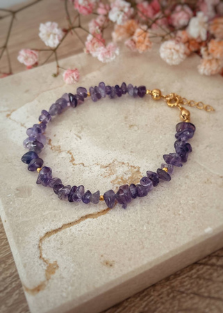 Bransoletka pozłacana z kamieni naturalnych Ametyst sieczka