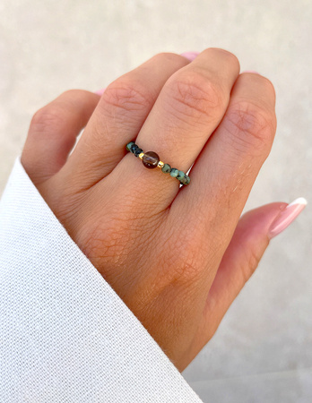 Elastic ring with natural lapis lazuli stones and pearl