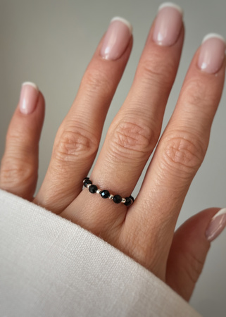 Pierścionek elastyczny czarny turmalin