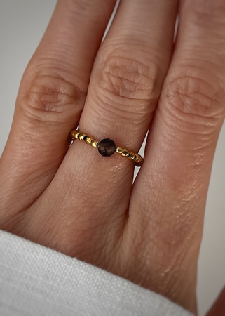 Pierścionek elastyczny hematyt, kwarc dymny - odwaga, sukces, pomoc w stresie