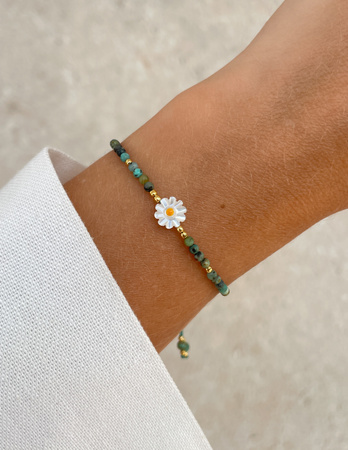 Bransoletka na nici z turkusu z kwiatkiem z masy perłowej  - kreatywność, wyobraźnia, przyjaźń