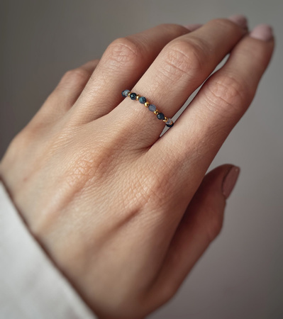 Pierścionek elastyczny kamienie naturalne sodalit