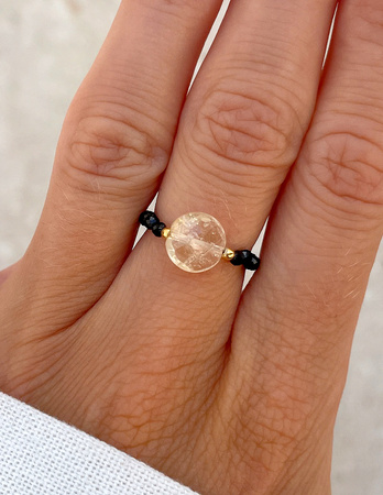 Elastic ring with natural lapis lazuli stones and pearl