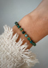Bransoletka na gumce z turkusów afrykańskich