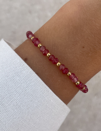 Bransoletka na gumce jadeit truskawkowy - szczęście, pomyślność, spełnienie marzeń