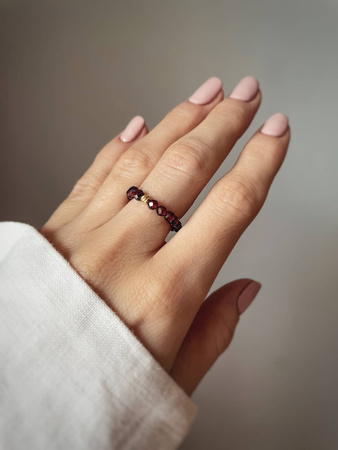 Pierścionek elastyczny granat kulka pozłacana