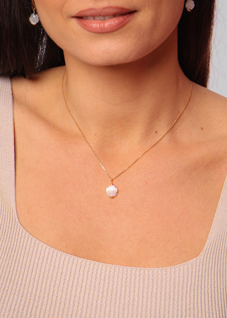 Łańcuszek z zawieszką róża masa perłowa